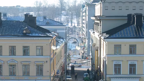Helsinki direkt vor der Domkirche, der Senatsplatz