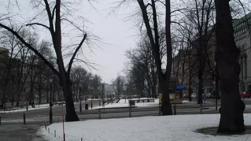 Helsinki links die Pohjoisesplanadi, rechts die Eteläesplanadi, im Hintergrund der Marktplatz
