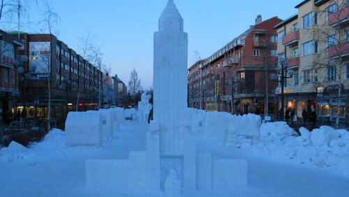Umeå Eisskulpturen in Fußgängerzone von Umeå