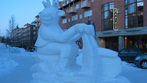 Umeå Eisskulpturen in Fußgängerzone von Umeå