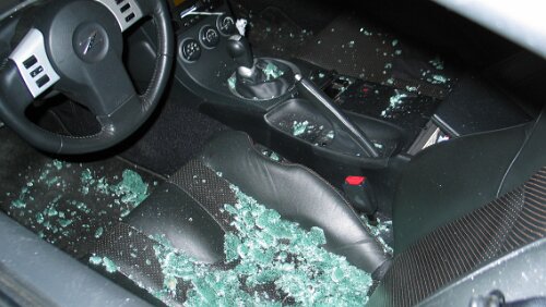 Kemi Einbruch ins Auto in der Hotelgarage des Hotels Dragonen in Umeå