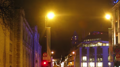 Trondheim – Oslo Oslo - Karl Johans gate mit Blick auf das Schloß