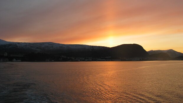 03.12.2008 Bergen – Trondheim Karte – Reiseroute Mi 03.12.2008 … – – Florø – Måløy – Torvik – Ålesund – Molde – Kristiansund – … Unterkunft Unterkunft...