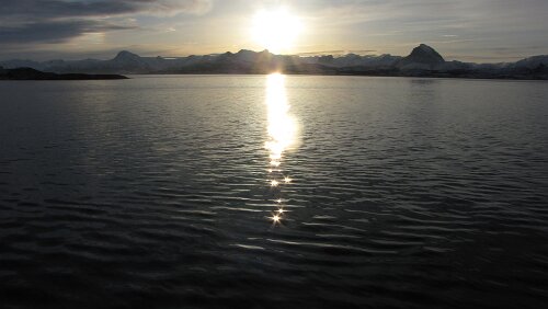 Bodø – Rørvik Herrliches Wetter, Meer, Berge, Schnee…