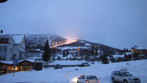 Trondheim – Geilo Geilo Geilo ist ein Wintersportort in Norwegen. Er befindet sich in direkter Nachbarschaft des westlich gelegenen Nationalparks Hardangervidda. Er liegt auf...