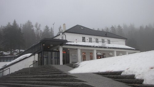 Bergen Die Bergstation auf 320 m
