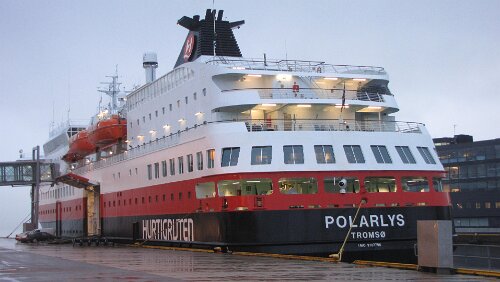 Bergen Die „Polarlys“ im Hafen von Bergen