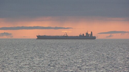 Oslo – Hahnstätten Frachter im Sonnenaufgang