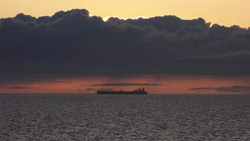 Oslo – Hahnstätten Frachter im Sonnenaufgang