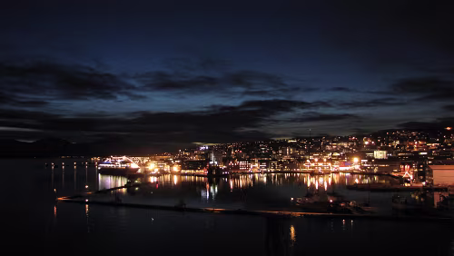 Hurtigrute Stokmarknes – Skervøy Die Richard With im Hafen von Tromsø