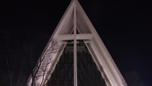 Hurtigrute Stokmarknes – Skervøy Ishavskatedralen