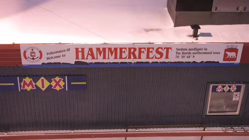 Hurtigrute Mehamn – Tromsø „On Top of the World“ oder „Die nördlichste Stadt der Welt“ (70&deg; 39&prime;48&Prime; nördlicher Breite, ca. 1.000 km nördlich des Polarkreises).