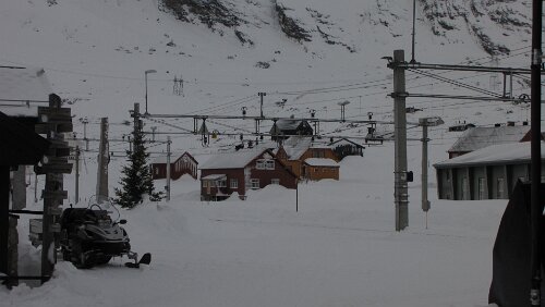 Oslo S – Bergen Ein paar wenige der Hütten schienen bewohnt