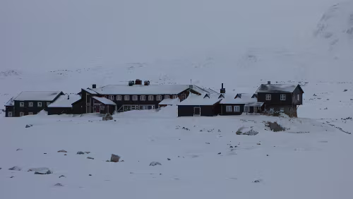 Oslo S – Bergen Finsehytta, betrieben von Den Norske Turistforening (DNT) / norwegische Wanderverein