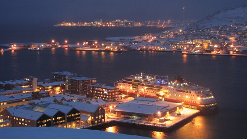 Berlevåg – Tromsø Blick vom Berg Salen auf Hammerfest