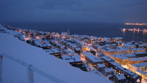 Berlevåg – Tromsø Blick vom Berg Salen auf Hammerfest