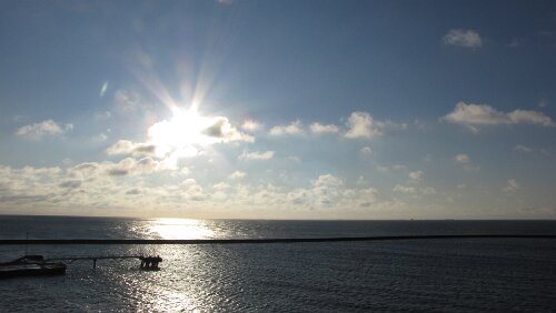 København H – Limburg Süd Das Schiff legt in Rødby Færge ab