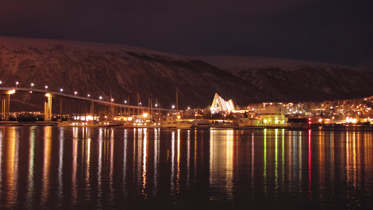 11.12.2011 Stokmarknes – Skjervøy Karte – Reiseroute So Stokmarknes, Sortland, Risøyhamn, Harstad, Finnsnes, Tromsø, Skjervøy Unterkunft Unterkunft...