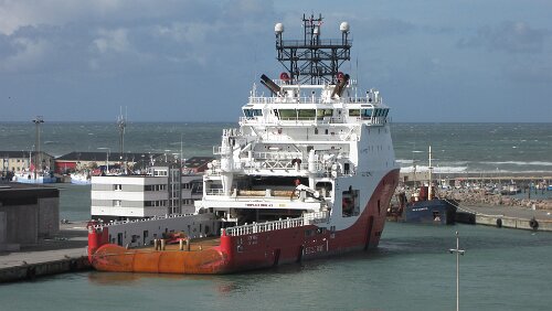 Odder – Sandnes „Siem Topaz“, was ein Monstrum. The vessel is a very large capacity Anchor Handling Tug Supply Vessel (AHTS) designed for towing and anchor handling, deep water...