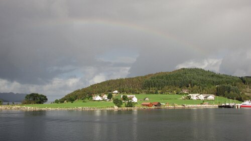 Preikestolen Während der Überfahrt von Lauvvik-Oanes