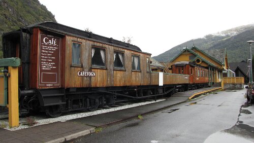 Fotlandsvåg – Flåm – Flåmsbana Auf dem Abstellgleis
