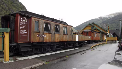 Fotlandsvåg – Flåm – Flåmsbana Auf dem Abstellgleis