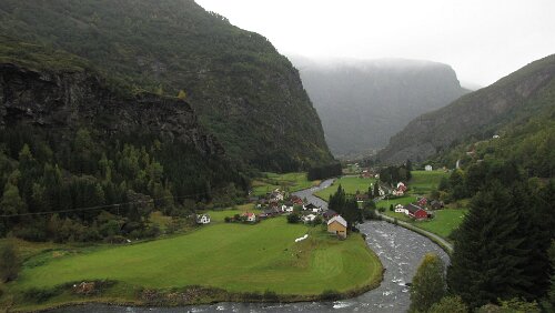 Fotlandsvåg – Flåm – Flåmsbana Das eigentliche Dorf Flåm