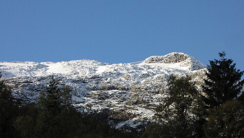 Flåm – Briksdalsbre – Briksdalsbreen Auf der 5 am Dalavatnet schneebedeckte Berge
