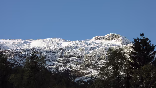 Flåm – Briksdalsbre – Briksdalsbreen Auf der 5 am Dalavatnet schneebedeckte Berge