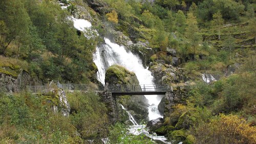 Flåm – Briksdalsbre – Briksdalsbreen Der Kleivafossen