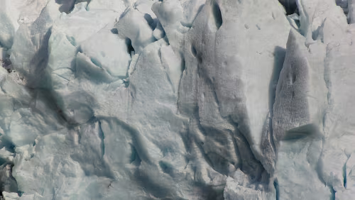 Flåm – Briksdalsbre – Briksdalsbreen Das Gletschereis schimmert leicht bläulich