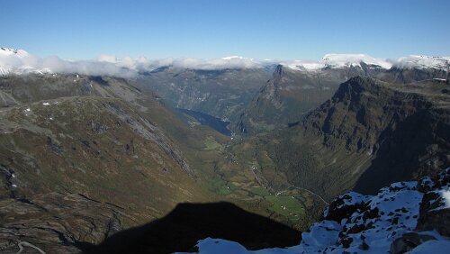 Briksdalsbre – Dalsnibba – Geiranger – Trollstiegen – Trondheim Blick von der Dalsnibba 1.476 m nach Geiranger, Geirangerfjord und die Adlerstraße