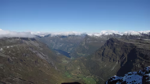 Briksdalsbre – Dalsnibba – Geiranger – Trollstiegen – Trondheim Blick von der Dalsnibba 1.476 m auf den Geirangerfjord und die Adlerstraße