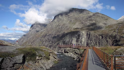 Briksdalsbre – Dalsnibba – Geiranger – Trollstiegen – Trondheim Aussichtsplattform am Trollstigen