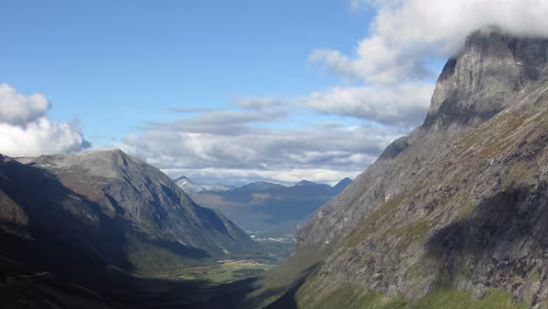 Briksdalsbre – Dalsnibba – Geiranger – Trollstiegen – Trondheim Blick vom Trollstigen bis nach Åndalsnes
