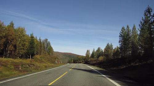 Trondheim – Bognes Auf der E6 vor Grong