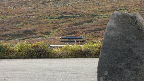 Trondheim – Bognes Eine Lok am Polarkreis. Und die Kamera gerade schußbereit. Irre 😎