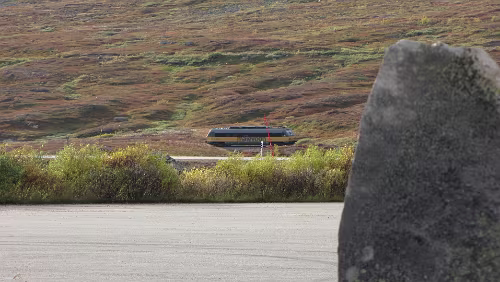 Trondheim – Bognes Eine Lok am Polarkreis. Und die Kamera gerade schußbereit. Irre 😎