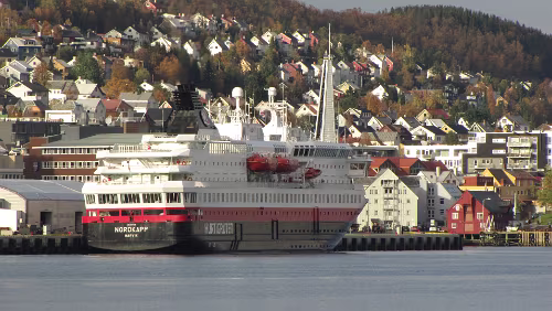 Bognes – Tromsø – Hurtigrute MS Nordkapp M/S Nordkapp im Hafen von Tromsø