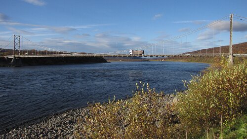 Skarsvåg – Vadsø Die Tana bru bei Tana bru