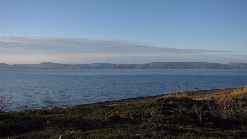 Vadsø – Kirkenes – Grense Jakobselv – Rovaniemi Auf der E75 am Varangerfjord kurz nach dem Start in Vadsø