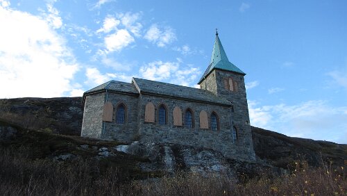 Vadsø – Kirkenes – Grense Jakobselv – Rovaniemi König Oscar II.-Kapelle. Steinkirche aus dem Jahr 1869, errichtet als Grenzmarkierung zu Rußland