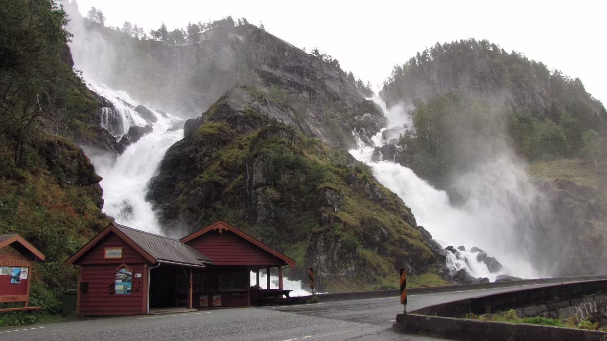 19.09.2012 Sandnes – Fotlandsvåg Karte – Reiseroute Mi 19.09.2012 Sandnes – Fotlandsvåg • Sandnes – Stavanger – Fähre – Tau [13] – Sande – Nesvik – Fähre...