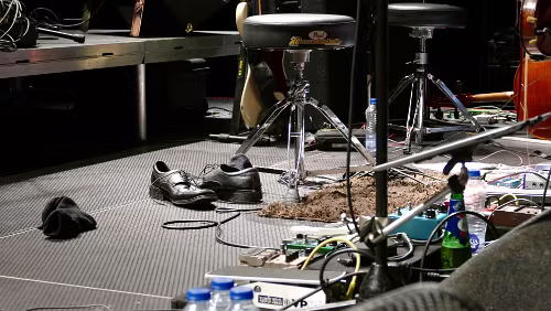 „Árstíðir“ Der Geiger spielte barfuß 😎