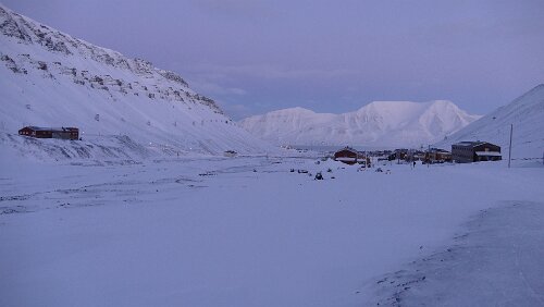 Longyearbyen – Tromsø Noch etwas oberhalb von Nybyen