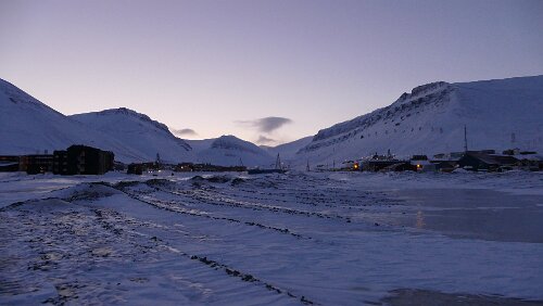 Longyearbyen – Tromsø Heller wird es heute nicht mehr werden, Blick in Richtung Süden.