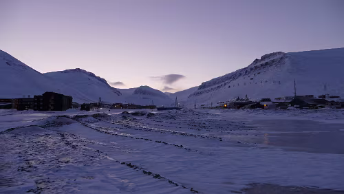 Longyearbyen – Tromsø Heller wird es heute nicht mehr werden, Blick in Richtung Süden.