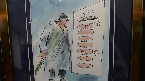 Tromsø – Svolvær Ein paar lustige Zeichnungen in den Treppenaufgängen des Schiffes