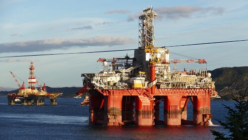 Trondheim – Kristiansund Öl- oder Gasbohrplattformen bei Bremsnes