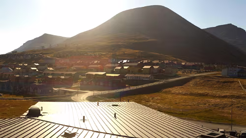 WebCams Svalbard BOREALIS LIVECAM LONGYEARBYEN 360 - 25.08.2014 - 12:00
